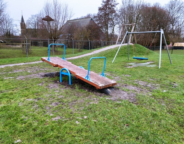 nieuw sta-wip schommel kabelbaan spelen speeltuin hallum singel zitbank