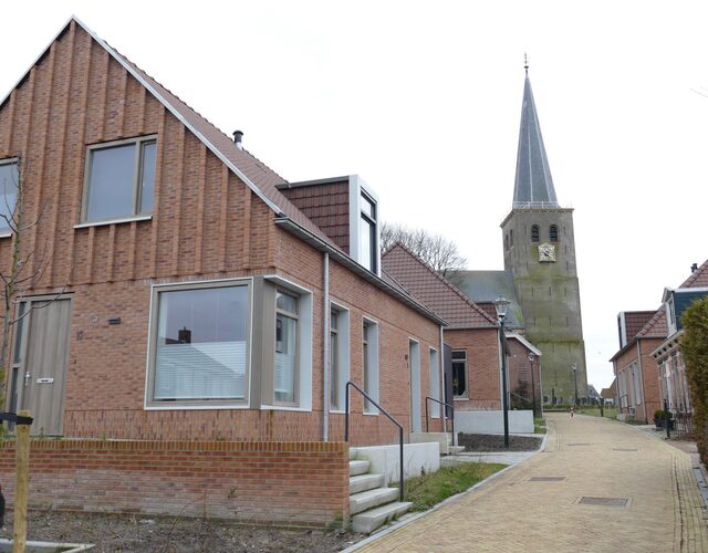 terpen en wierden hallum sint maarten kerk terp fruitboom bert koonstra marijke zegers doarpsbelang opening 