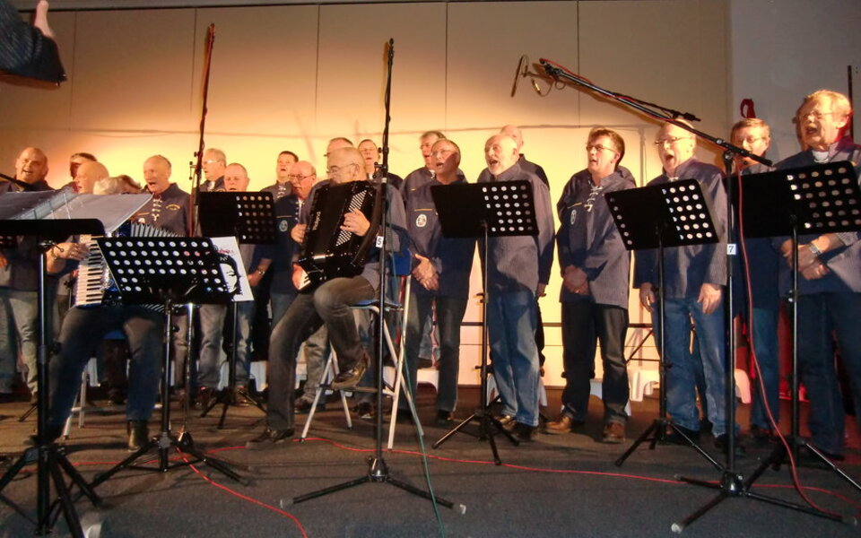 shantykoor de koekefretters hallum mannenkoor zingen muziek liederen shanty