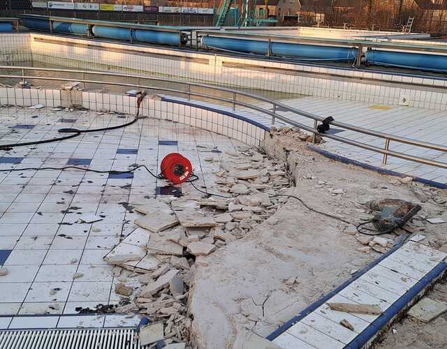 zwembad renovatie 2024 tent tegels beton coating opknappen klussen verbeteren repareren uitloop duurt langer
