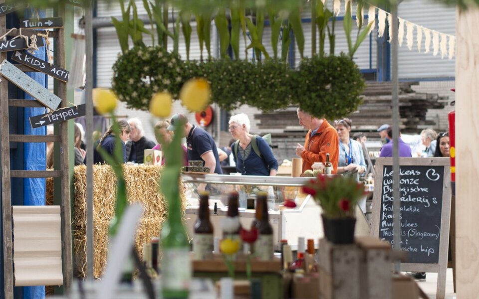 boeren streekmarkt van boer naar mensen Oude Leije alde leie groene kool paprika's groen en rood boerenkool streekmarkt boerenstreekmarkt kerst kerstmarkt kerstsfeer