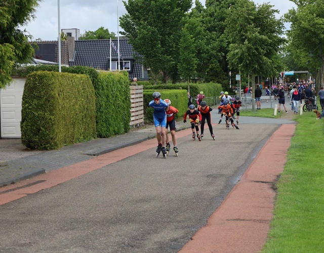 Bartlehiem Skeelertocht 2025 - foto: Koos Scherjon winaaars skeeler skeeleren prijs uitreiking toertocht open NK kampioenschap hallum