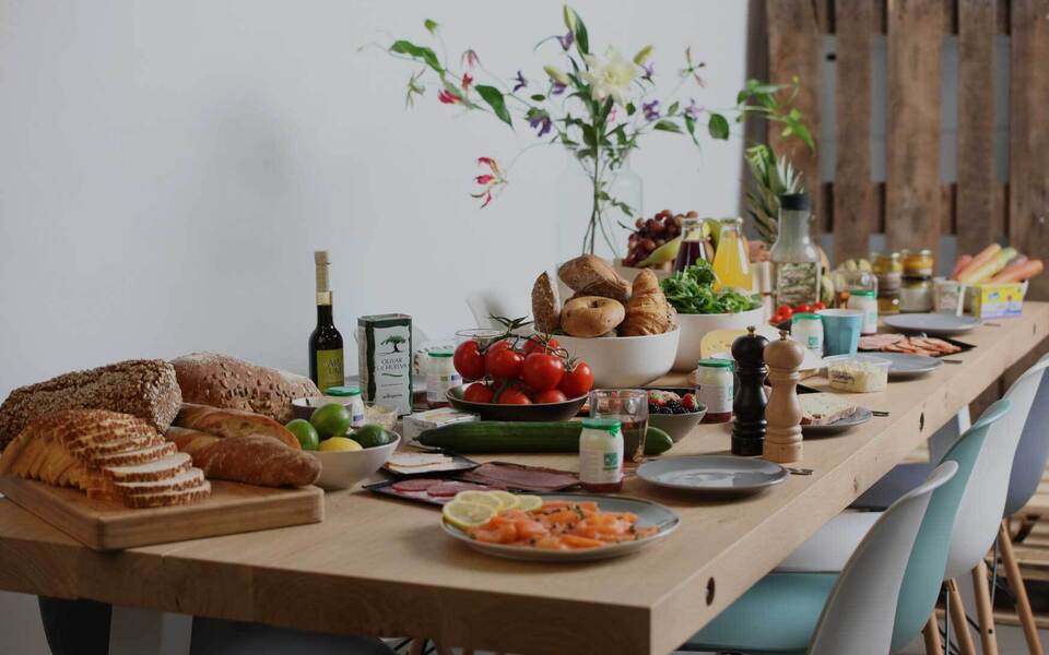 lunch tafel eten doarpskeamer bibliotheek hallum omtinkers doarpsomtinkers broodjes