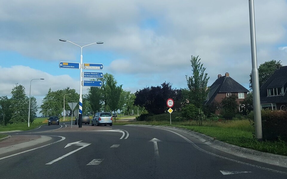 Stiens-Noord_N357 provinciale weg fryslan