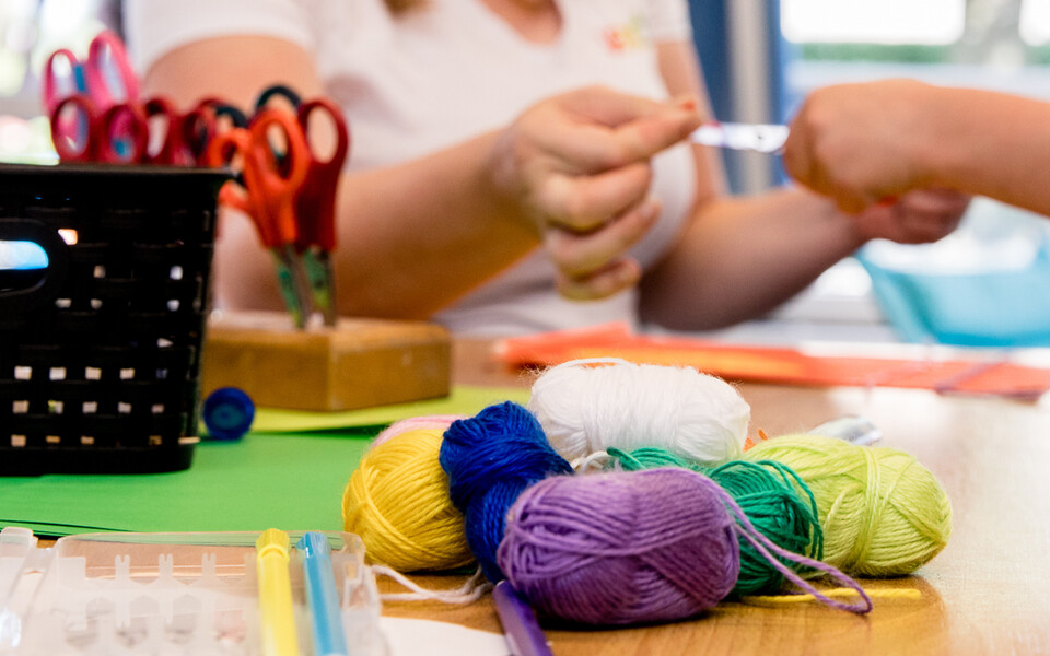 Kinderen spelen, leren en ontwikkelen zich samen in een veilige en stimulerende omgeving bij Vandaag Kinderopvang, met aandacht voor spel, groei en welzijn.