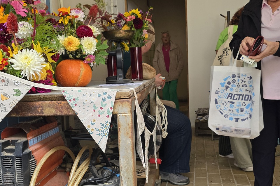 Dorpstuin Hallum was aanwezig op de Oogstmarkt van de Groeifabriek in Marrum op 19-09-2026